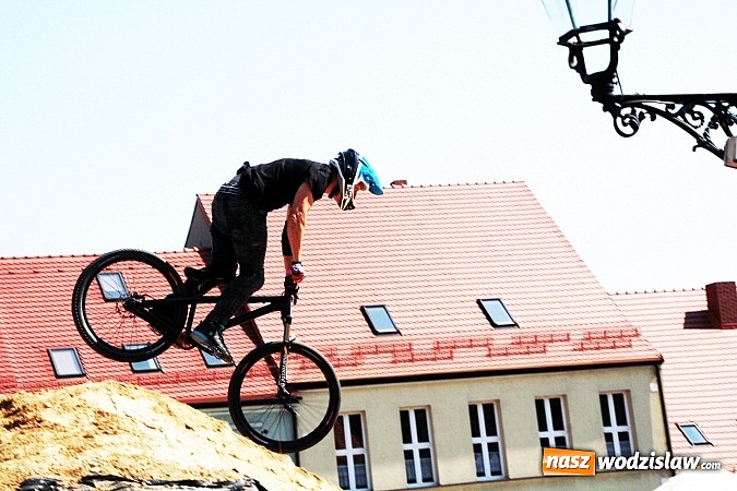 Zdjęcie w galerii na portalu naszwodzislaw.com: Niesamowite sportowe emocje zagościły na wodzisławski rynek wiadomości z regionu