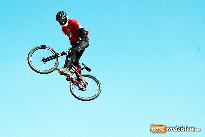 Zdjęcie w galerii na portalu naszwodzislaw.com: Niesamowite sportowe emocje zagościły na wodzisławski rynek wiadomości z regionu