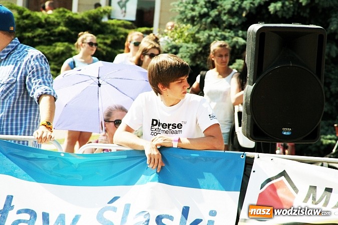 Zdjęcie w galerii na portalu naszwodzislaw.com: Niesamowite sportowe emocje zagościły na wodzisławski rynek wiadomości z regionu