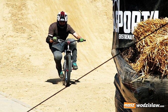 Zdjęcie w galerii na portalu naszwodzislaw.com: Niesamowite sportowe emocje zagościły na wodzisławski rynek wiadomości z regionu