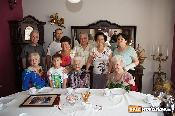 Zdjęcie w galerii na portalu naszwodzislaw.com: Mieszkanka Łazisk świętowała 100 lat  wiadomości z regionu