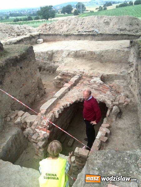Zdjęcie w galerii na portalu naszwodzislaw.com: W Lubomi podczas prac archeologicznych odnaleziono szkielet kobiety wiadomości z regionu
