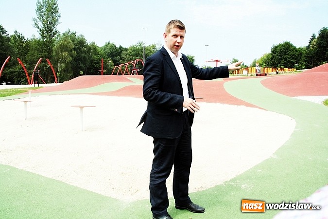Zdjęcie w galerii na portalu naszwodzislaw.com: Budowa Rodzinnego Parku Rozrywki na finiszu  wiadomości z regionu