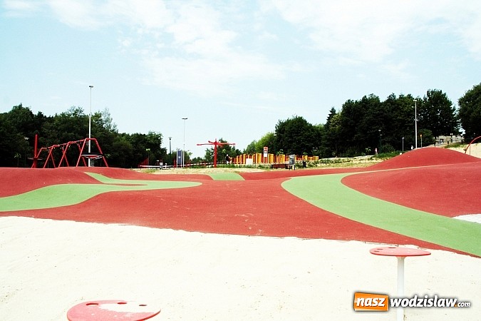 Zdjęcie w galerii na portalu naszwodzislaw.com: Budowa Rodzinnego Parku Rozrywki na finiszu  wiadomości z regionu