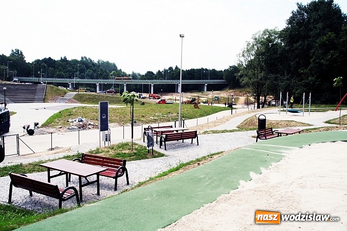 Zdjęcie w galerii na portalu naszwodzislaw.com: Budowa Rodzinnego Parku Rozrywki na finiszu  wiadomości z regionu