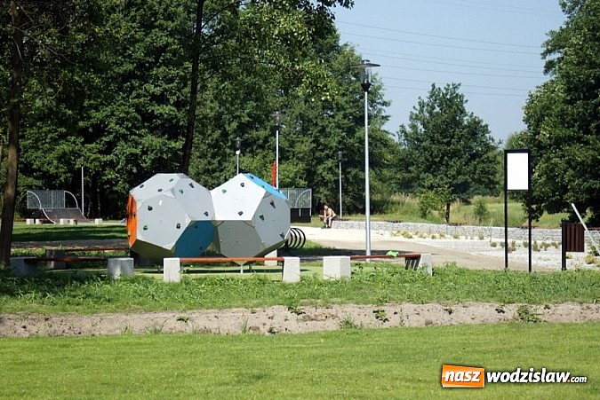 Zdjęcie w galerii na portalu naszwodzislaw.com: Jak przebiega budowa Parku Aktywnej Rekreacji w Mszanie? wiadomości z regionu