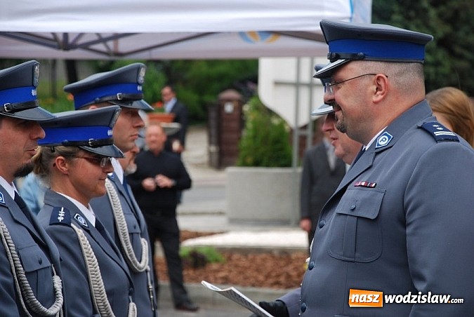 Zdjęcie w galerii na portalu naszwodzislaw.com: Święto Policji i uroczyste otwarcie komisariatu w Gorzycach wiadomości z regionu