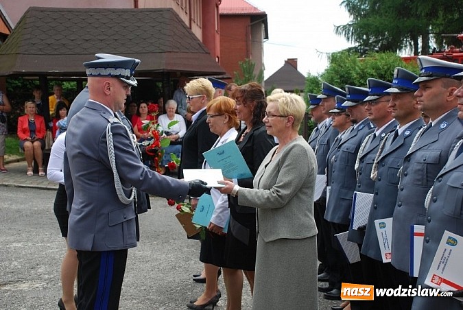 Zdjęcie w galerii na portalu naszwodzislaw.com: Święto Policji i uroczyste otwarcie komisariatu w Gorzycach wiadomości z regionu