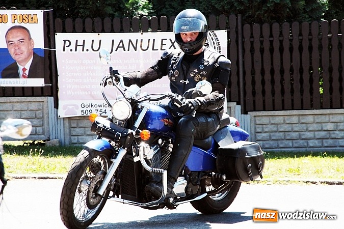 Zdjęcie w galerii na portalu naszwodzislaw.com: Mroczny Zlot Motocyklowy przyciągnął do Godowa tłumy fanów jednośladów wiadomości z regionu
