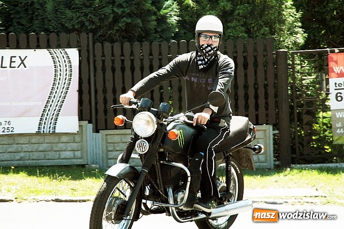 Zdjęcie w galerii na portalu naszwodzislaw.com: Mroczny Zlot Motocyklowy przyciągnął do Godowa tłumy fanów jednośladów wiadomości z regionu