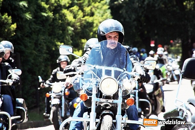Zdjęcie w galerii na portalu naszwodzislaw.com: Mroczny Zlot Motocyklowy przyciągnął do Godowa tłumy fanów jednośladów wiadomości z regionu