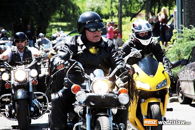 Zdjęcie w galerii na portalu naszwodzislaw.com: Mroczny Zlot Motocyklowy przyciągnął do Godowa tłumy fanów jednośladów wiadomości z regionu