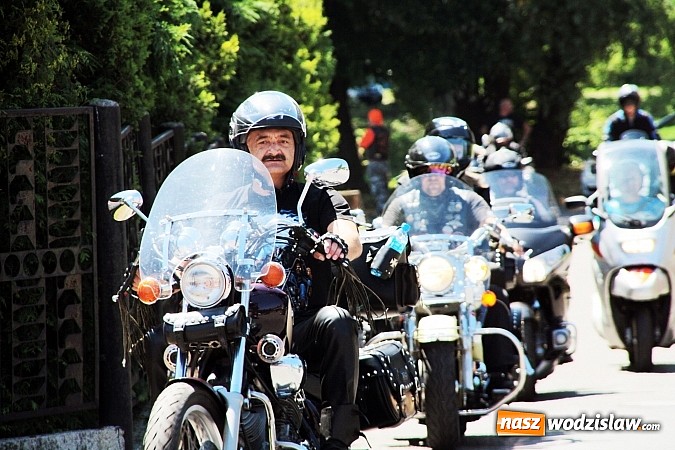 Zdjęcie w galerii na portalu naszwodzislaw.com: Mroczny Zlot Motocyklowy przyciągnął do Godowa tłumy fanów jednośladów wiadomości z regionu
