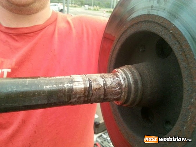 Zdjęcie w galerii na portalu naszwodzislaw.com: Ekipa z Raciborza weźmie udział w tegorocznej edycji rajdu charytatywnego Złombol wiadomości z regionu