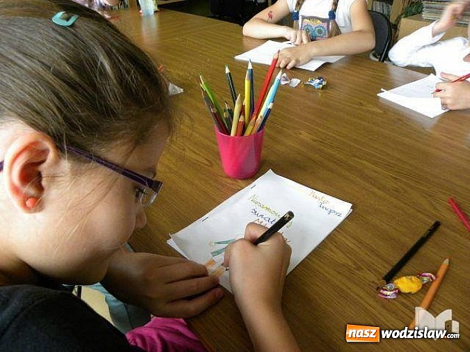 Zdjęcie w galerii na portalu naszwodzislaw.com: Jak mijają wakacje w bibliotece? wiadomości z regionu