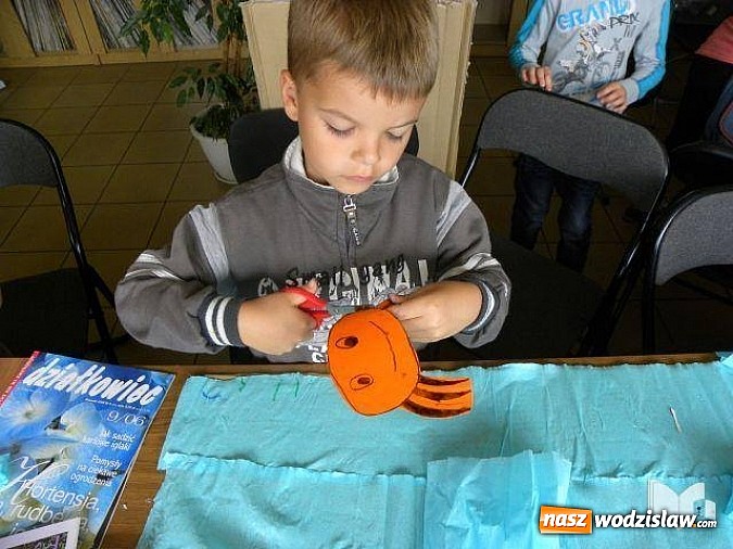 Zdjęcie w galerii na portalu naszwodzislaw.com: Jak mijają wakacje w bibliotece? wiadomości z regionu