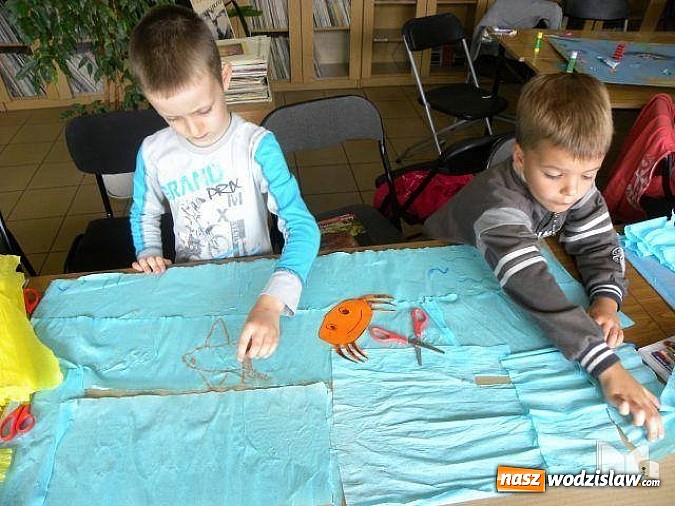 Zdjęcie w galerii na portalu naszwodzislaw.com: Jak mijają wakacje w bibliotece? wiadomości z regionu