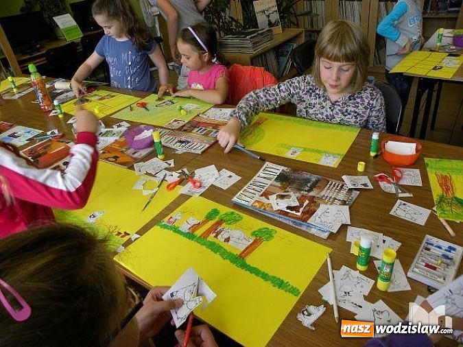 Zdjęcie w galerii na portalu naszwodzislaw.com: Jak mijają wakacje w bibliotece? wiadomości z regionu