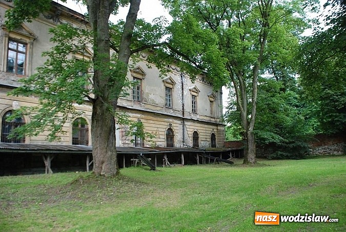 Zdjęcie w galerii na portalu naszwodzislaw.com: Zamek, pałac i gród czyli sobota z MOSiR wiadomości z regionu