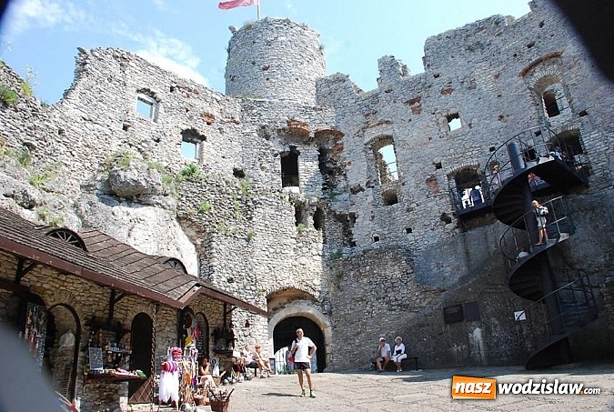 Zdjęcie w galerii na portalu naszwodzislaw.com: Zamek, pałac i gród czyli sobota z MOSiR wiadomości z regionu