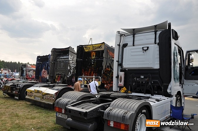 Zdjęcie w galerii na portalu naszwodzislaw.com: Mimo pogody w kratkę tysiące fanów na zlocie Master Truck 2015  wiadomości z regionu