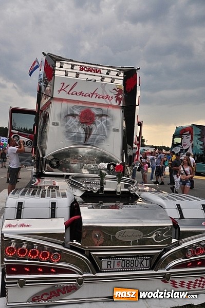 Zdjęcie w galerii na portalu naszwodzislaw.com: Mimo pogody w kratkę tysiące fanów na zlocie Master Truck 2015  wiadomości z regionu