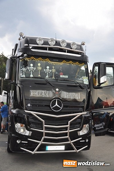 Zdjęcie w galerii na portalu naszwodzislaw.com: Mimo pogody w kratkę tysiące fanów na zlocie Master Truck 2015  wiadomości z regionu