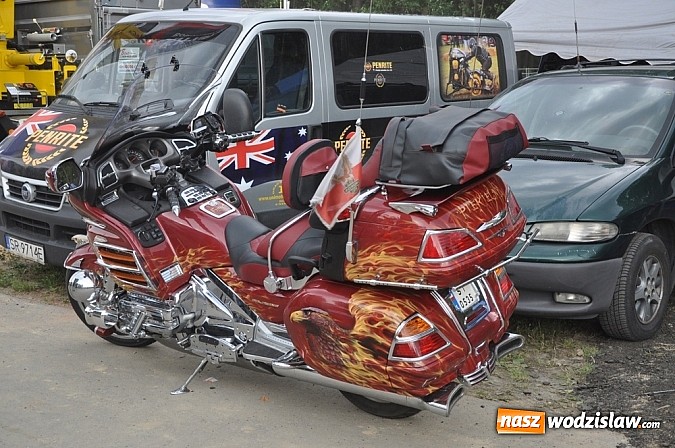 Zdjęcie w galerii na portalu naszwodzislaw.com: Mimo pogody w kratkę tysiące fanów na zlocie Master Truck 2015  wiadomości z regionu