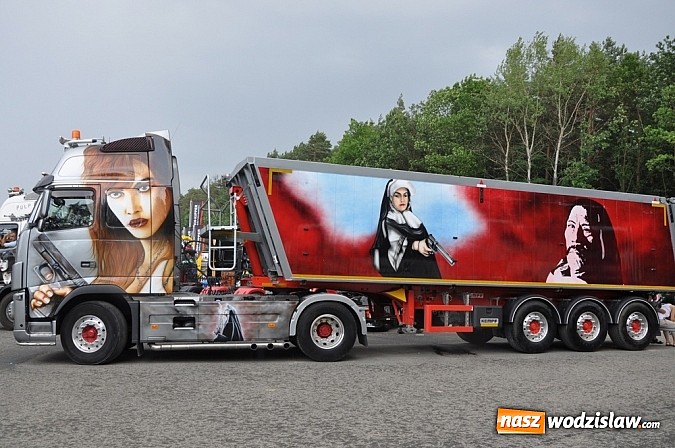 Zdjęcie w galerii na portalu naszwodzislaw.com: Mimo pogody w kratkę tysiące fanów na zlocie Master Truck 2015  wiadomości z regionu