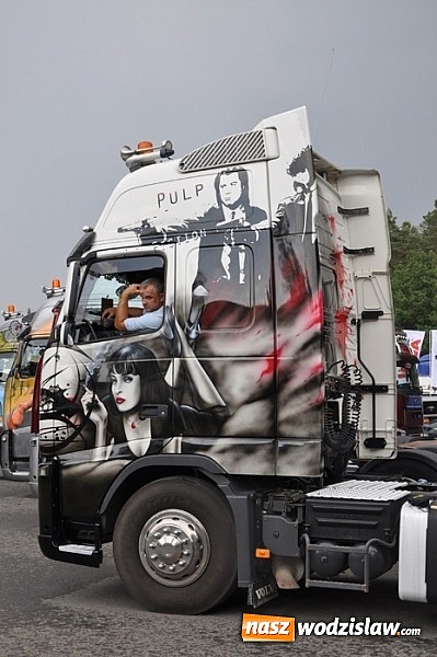 Zdjęcie w galerii na portalu naszwodzislaw.com: Mimo pogody w kratkę tysiące fanów na zlocie Master Truck 2015  wiadomości z regionu