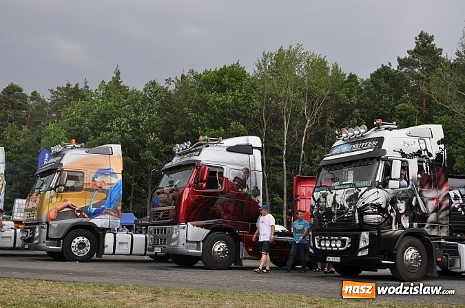 Zdjęcie w galerii na portalu naszwodzislaw.com: Mimo pogody w kratkę tysiące fanów na zlocie Master Truck 2015  wiadomości z regionu