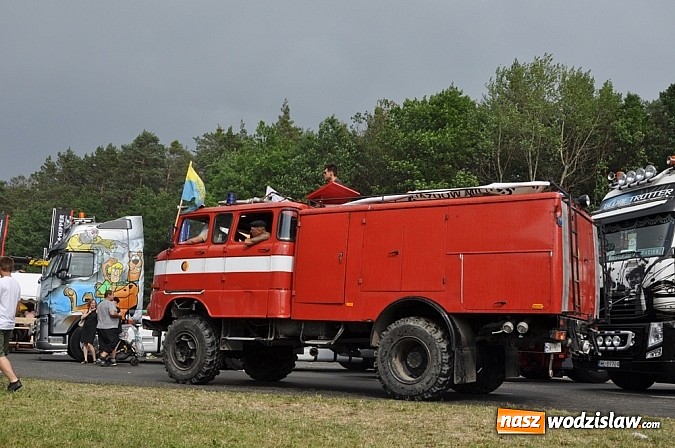 Zdjęcie w galerii na portalu naszwodzislaw.com: Mimo pogody w kratkę tysiące fanów na zlocie Master Truck 2015  wiadomości z regionu