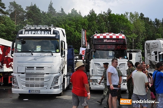 Zdjęcie w galerii na portalu naszwodzislaw.com: Mimo pogody w kratkę tysiące fanów na zlocie Master Truck 2015  wiadomości z regionu