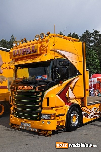 Zdjęcie w galerii na portalu naszwodzislaw.com: Mimo pogody w kratkę tysiące fanów na zlocie Master Truck 2015  wiadomości z regionu