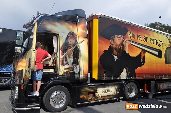 Zdjęcie w galerii na portalu naszwodzislaw.com: Mimo pogody w kratkę tysiące fanów na zlocie Master Truck 2015  wiadomości z regionu