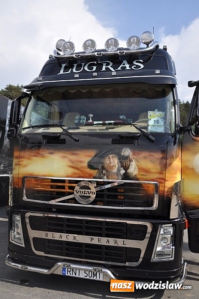 Zdjęcie w galerii na portalu naszwodzislaw.com: Mimo pogody w kratkę tysiące fanów na zlocie Master Truck 2015  wiadomości z regionu