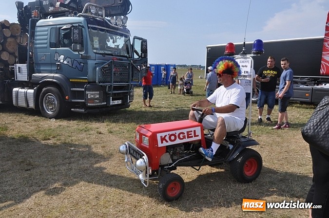 Zdjęcie w galerii na portalu naszwodzislaw.com: Mimo pogody w kratkę tysiące fanów na zlocie Master Truck 2015  wiadomości z regionu