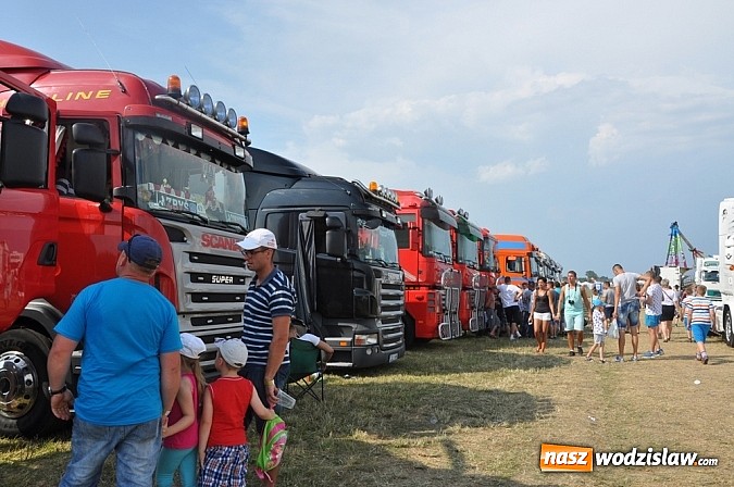 Zdjęcie w galerii na portalu naszwodzislaw.com: Mimo pogody w kratkę tysiące fanów na zlocie Master Truck 2015  wiadomości z regionu