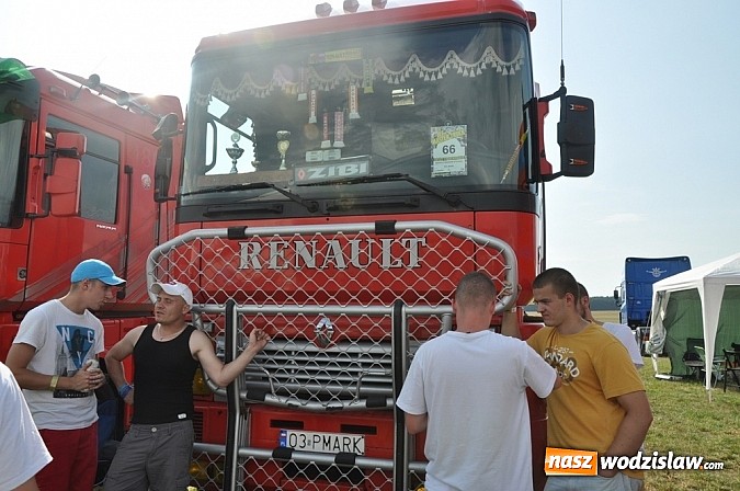 Zdjęcie w galerii na portalu naszwodzislaw.com: Mimo pogody w kratkę tysiące fanów na zlocie Master Truck 2015  wiadomości z regionu