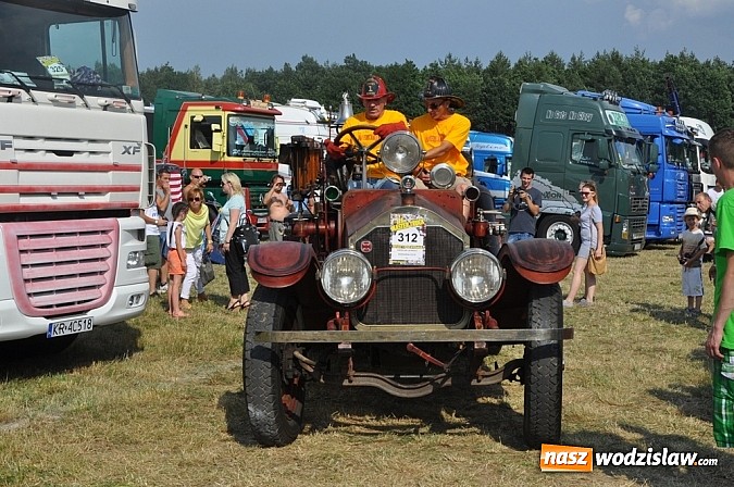 Zdjęcie w galerii na portalu naszwodzislaw.com: Mimo pogody w kratkę tysiące fanów na zlocie Master Truck 2015  wiadomości z regionu