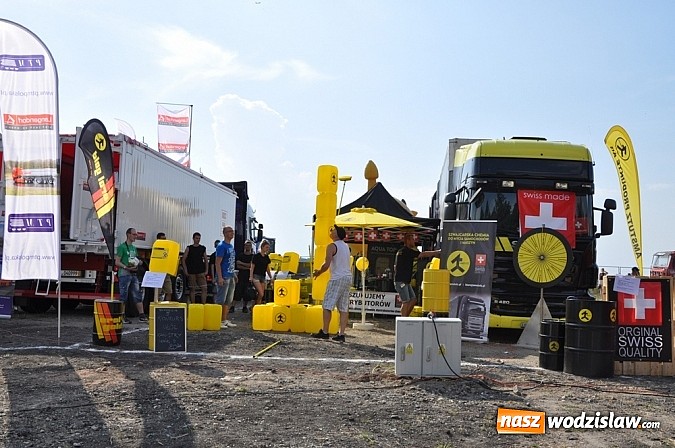 Zdjęcie w galerii na portalu naszwodzislaw.com: Mimo pogody w kratkę tysiące fanów na zlocie Master Truck 2015  wiadomości z regionu