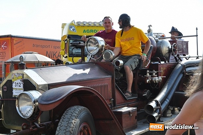 Zdjęcie w galerii na portalu naszwodzislaw.com: Mimo pogody w kratkę tysiące fanów na zlocie Master Truck 2015  wiadomości z regionu