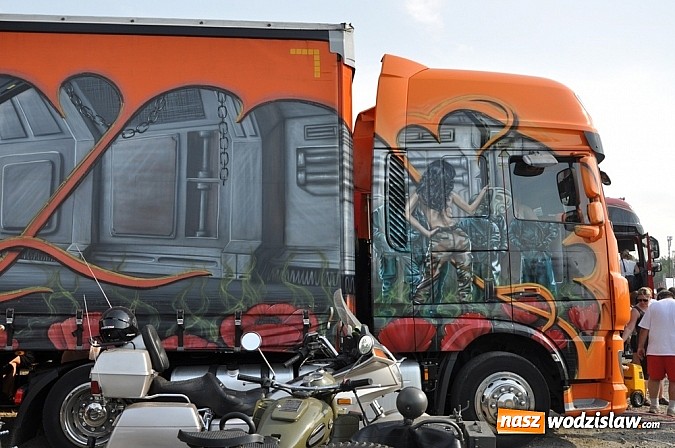 Zdjęcie w galerii na portalu naszwodzislaw.com: Mimo pogody w kratkę tysiące fanów na zlocie Master Truck 2015  wiadomości z regionu