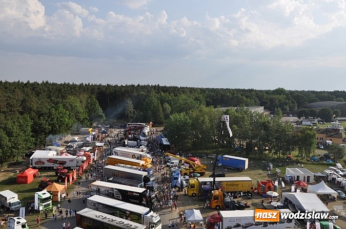 Zdjęcie w galerii na portalu naszwodzislaw.com: Mimo pogody w kratkę tysiące fanów na zlocie Master Truck 2015  wiadomości z regionu