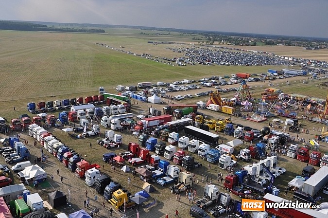 Zdjęcie w galerii na portalu naszwodzislaw.com: Mimo pogody w kratkę tysiące fanów na zlocie Master Truck 2015  wiadomości z regionu