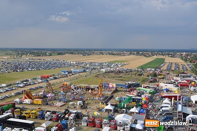 Zdjęcie w galerii na portalu naszwodzislaw.com: Mimo pogody w kratkę tysiące fanów na zlocie Master Truck 2015  wiadomości z regionu