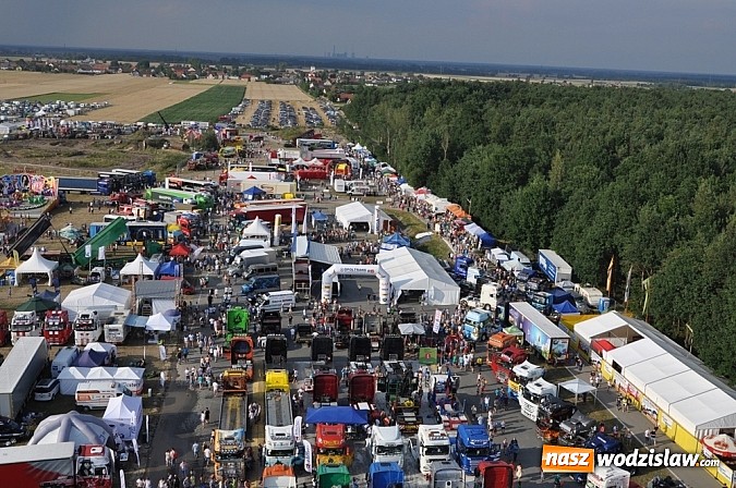 Zdjęcie w galerii na portalu naszwodzislaw.com: Mimo pogody w kratkę tysiące fanów na zlocie Master Truck 2015  wiadomości z regionu