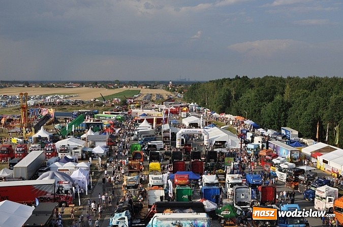 Zdjęcie w galerii na portalu naszwodzislaw.com: Mimo pogody w kratkę tysiące fanów na zlocie Master Truck 2015  wiadomości z regionu