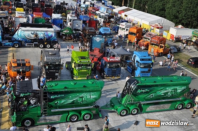 Zdjęcie w galerii na portalu naszwodzislaw.com: Mimo pogody w kratkę tysiące fanów na zlocie Master Truck 2015  wiadomości z regionu