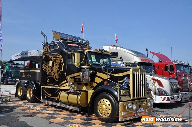 Zdjęcie w galerii na portalu naszwodzislaw.com: Mimo pogody w kratkę tysiące fanów na zlocie Master Truck 2015  wiadomości z regionu